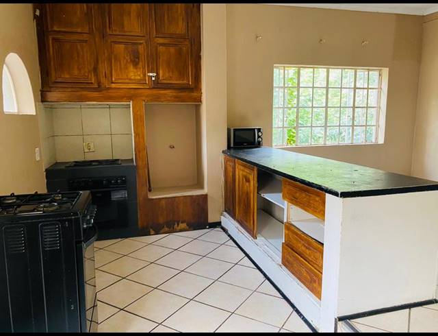 18 BEDROOM HOUSE FOR SALE IN BRAMLEY VIEW